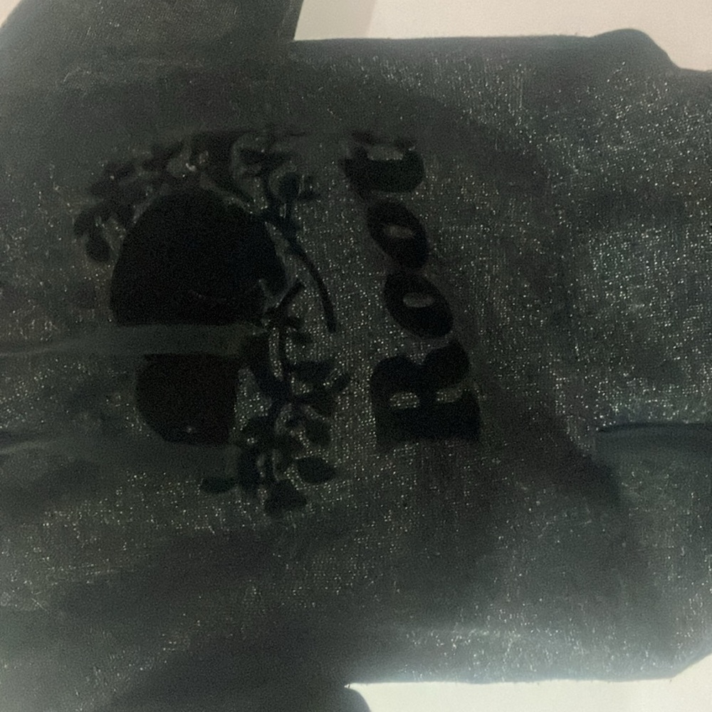 Roots hoodie, black (pepper style), size small, barely worn. - Picture 6 of 8